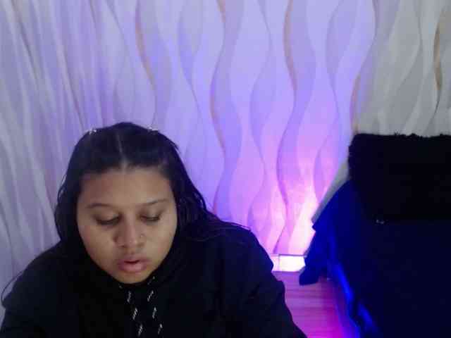 LauraBree webcam