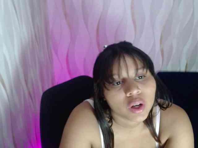 LauraBree webcam