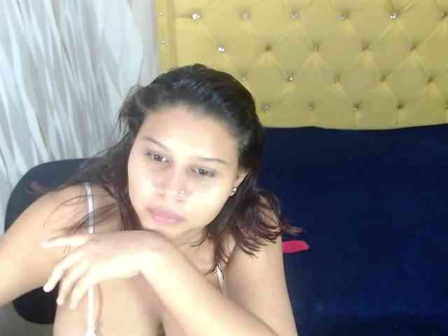 LauraBree webcam