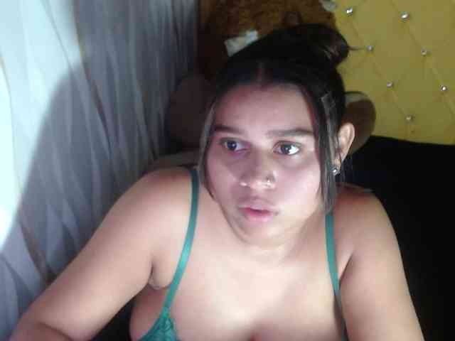 LauraBree webcam