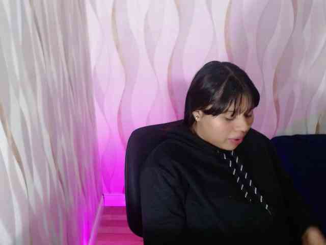 LauraBree webcam
