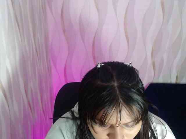 LauraBree webcam