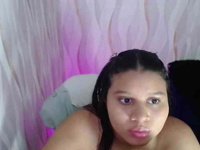 LauraBree webcam