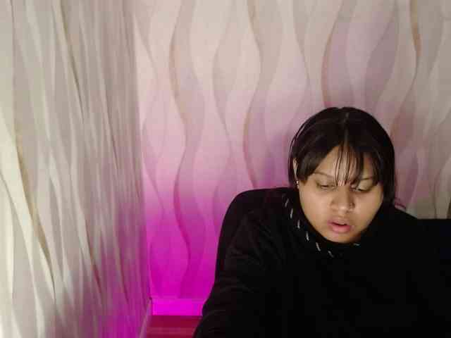 LauraBree webcam