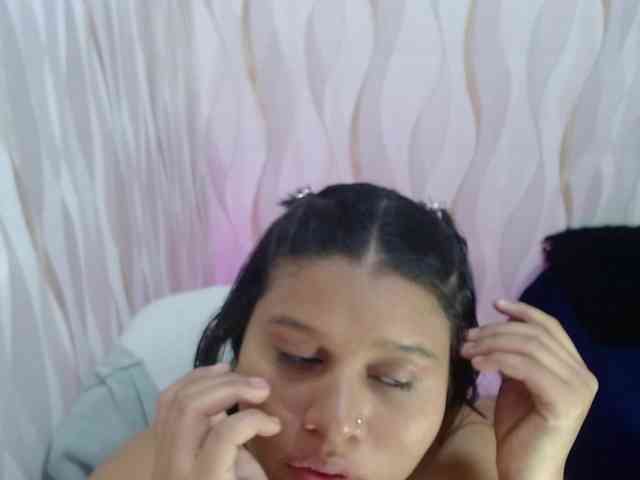 LauraBree webcam