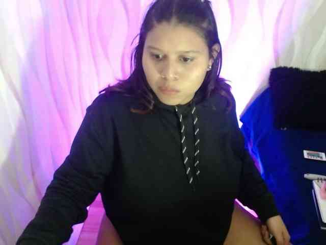 LauraBree webcam