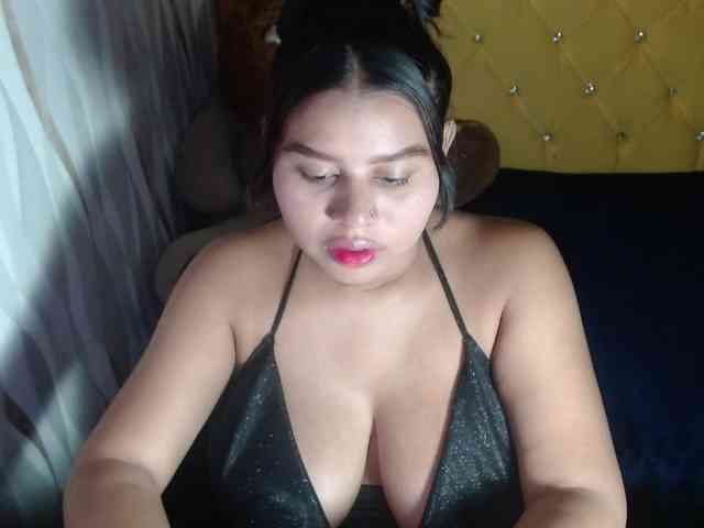 LauraBree webcam
