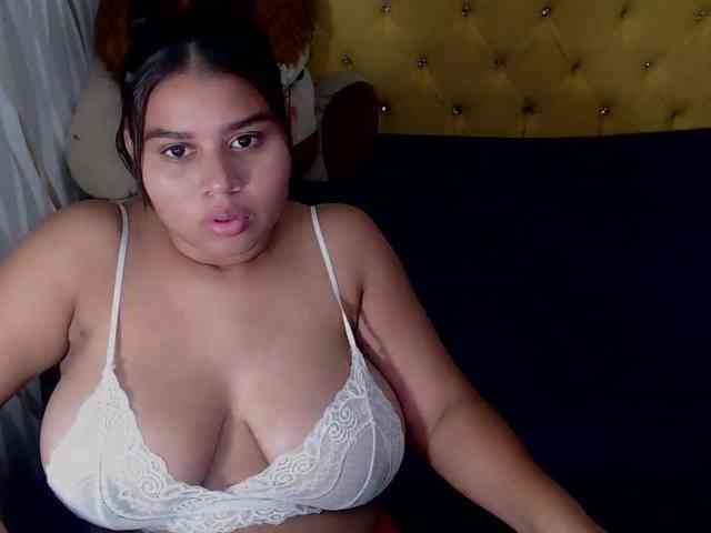LauraBree webcam