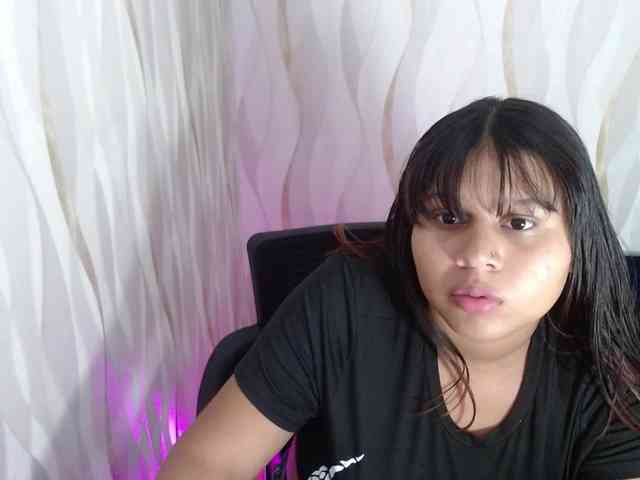 LauraBree webcam