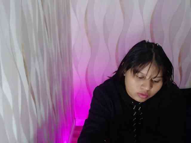 LauraBree webcam