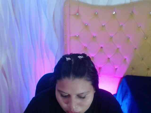 LauraBree webcam
