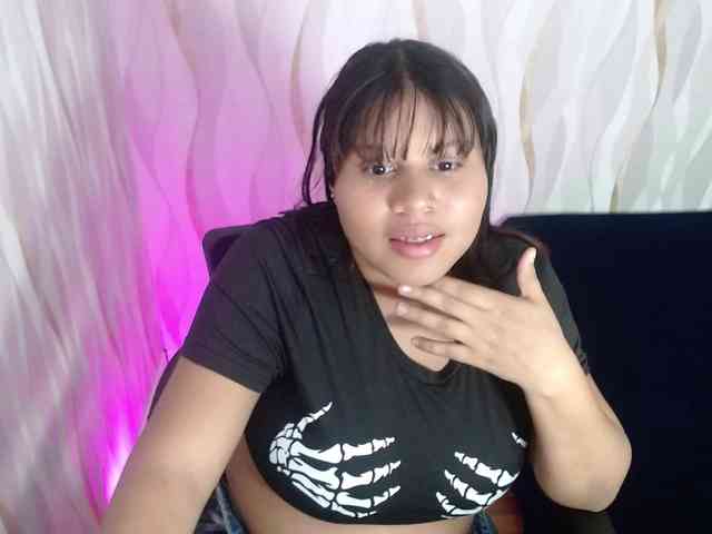 LauraBree webcam