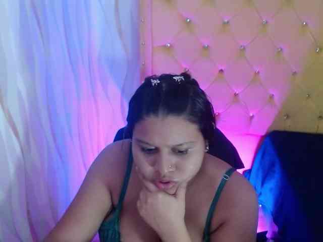 LauraBree webcam