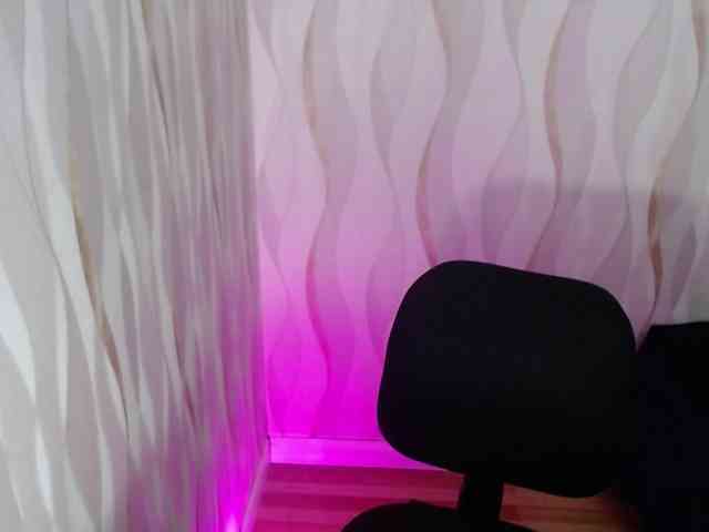 LauraBree webcam