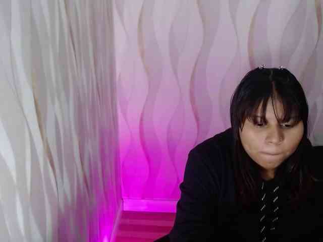 LauraBree webcam