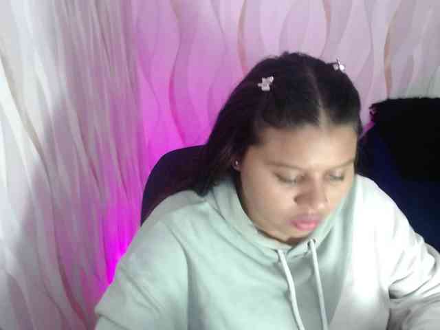LauraBree webcam