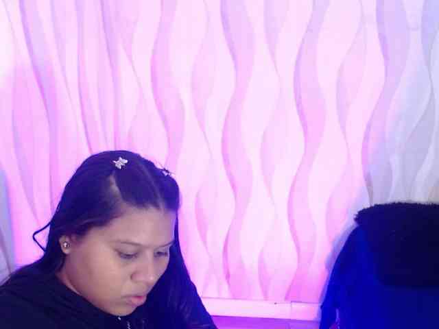 LauraBree webcam