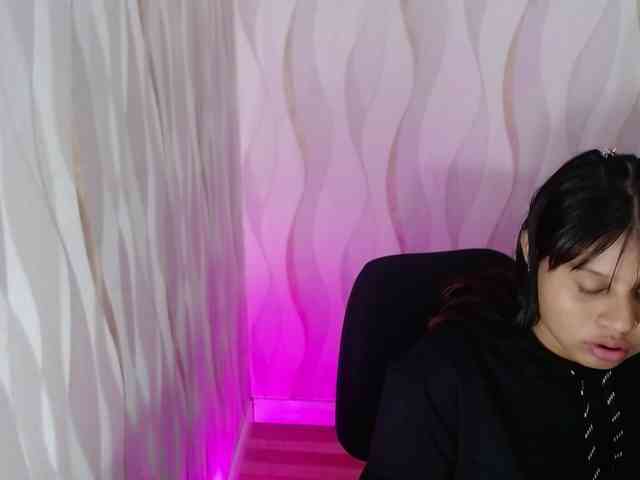 LauraBree webcam