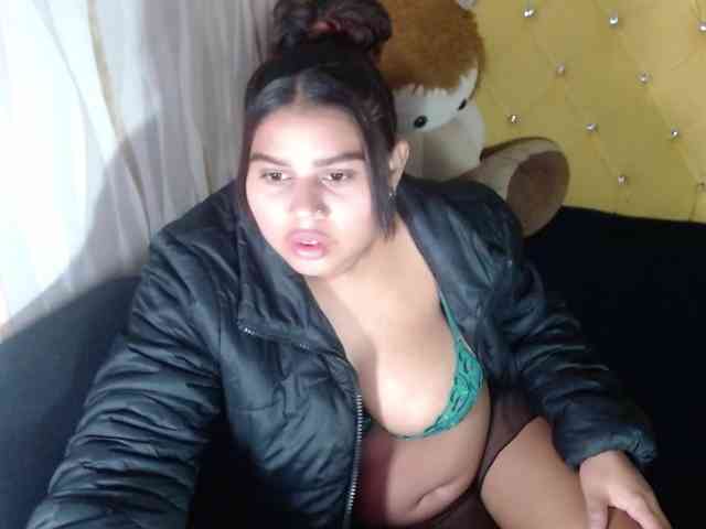 LauraBree webcam