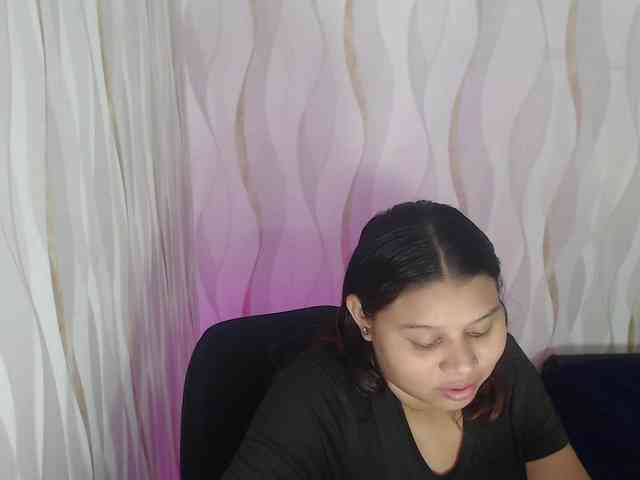 LauraBree webcam