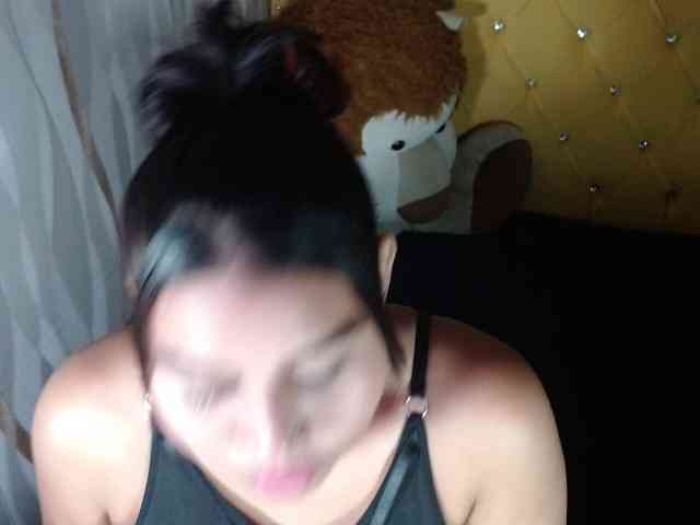 LauraBree webcam