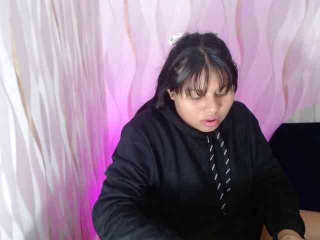 LauraBree webcam