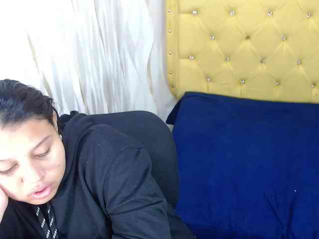 LauraBree webcam