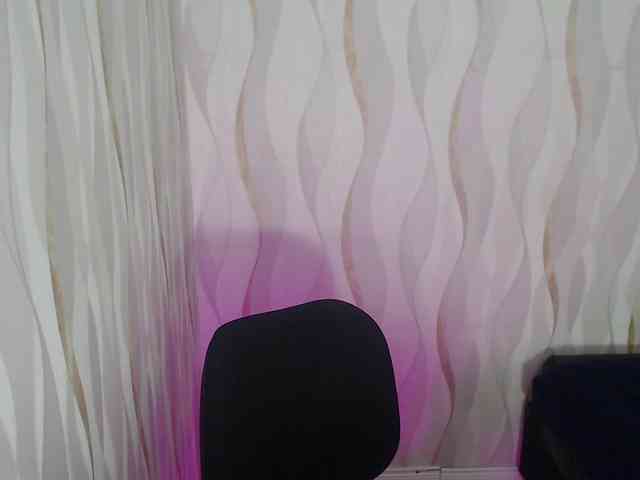 LauraBree webcam