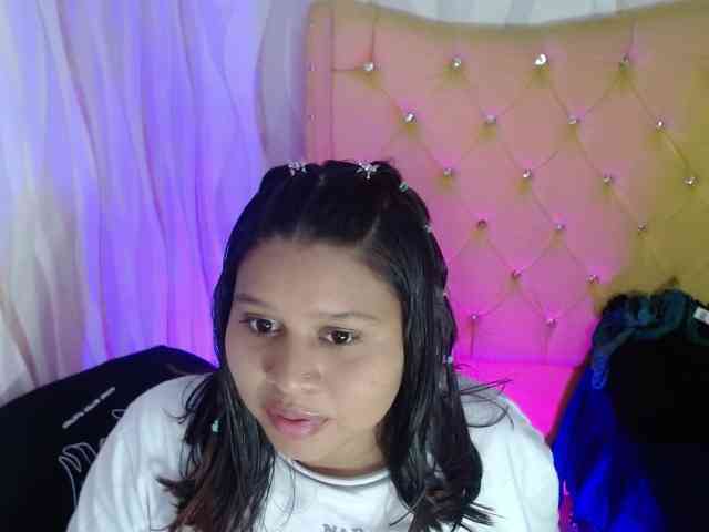 LauraBree webcam