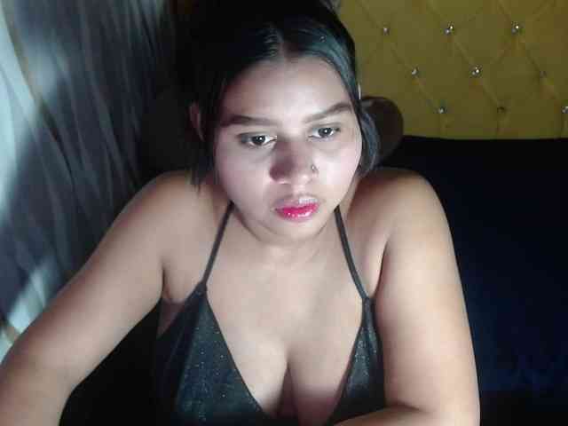 LauraBree webcam