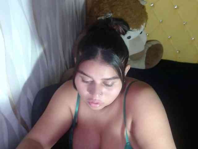 LauraBree webcam