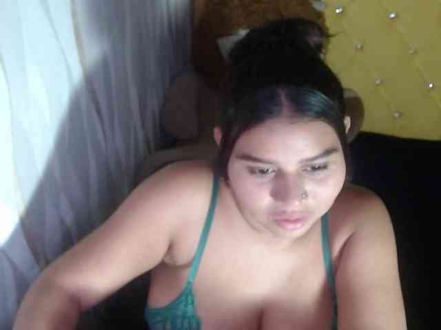 LauraBree webcam