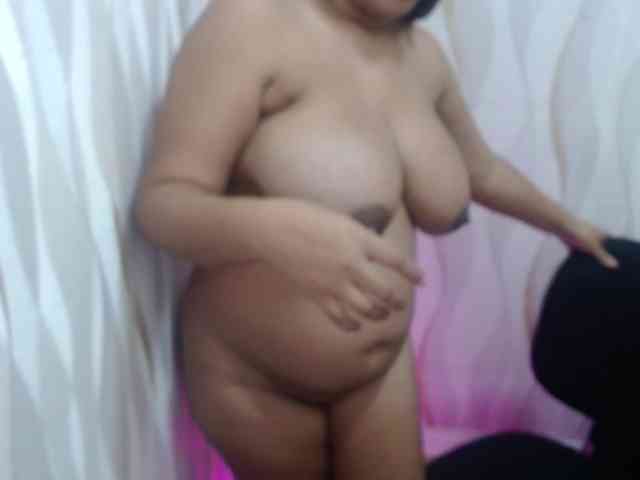 LauraBree webcam