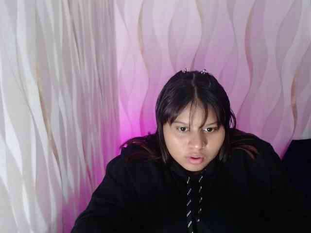 LauraBree webcam