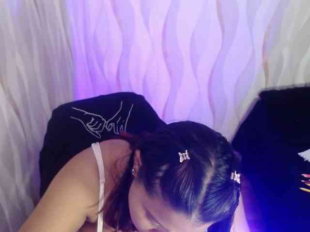 LauraBree webcam