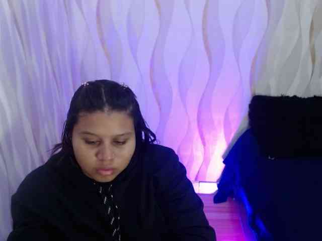 LauraBree webcam