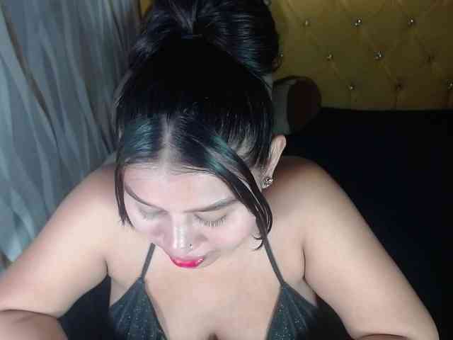 LauraBree webcam