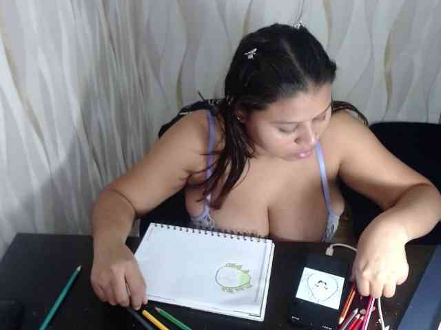 LauraBree webcam