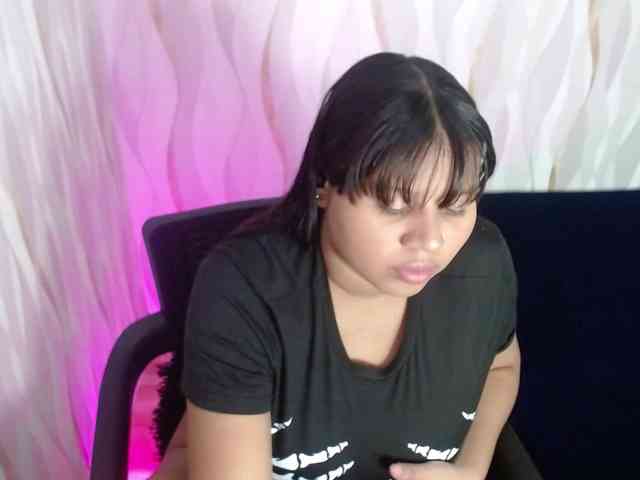 LauraBree webcam