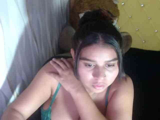 LauraBree webcam