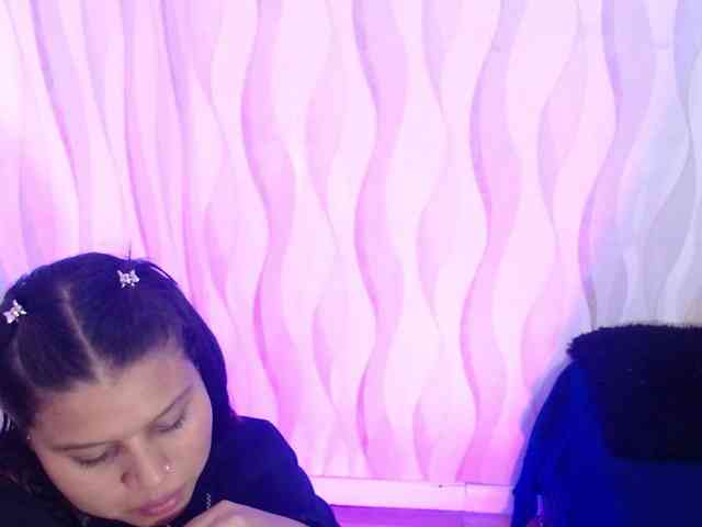 LauraBree webcam