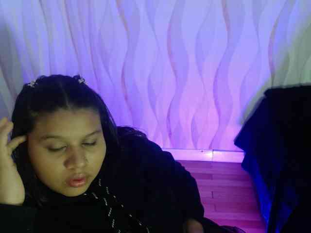 LauraBree webcam