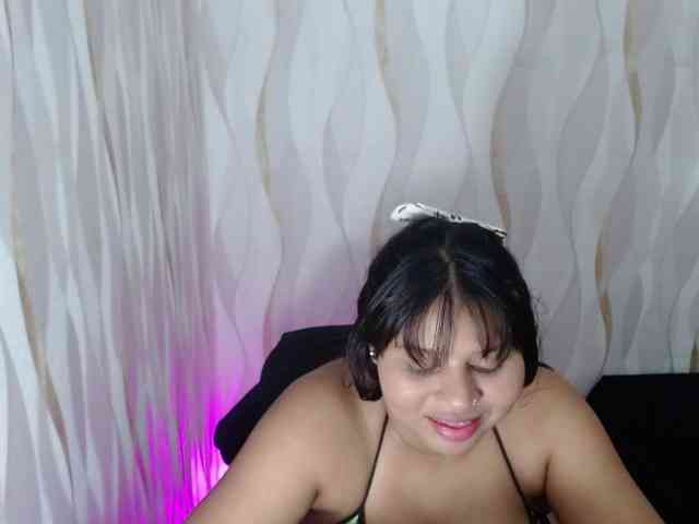 LauraBree webcam