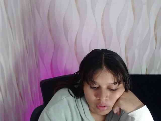 LauraBree webcam
