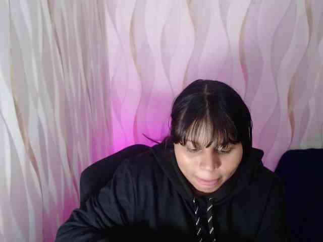 LauraBree webcam
