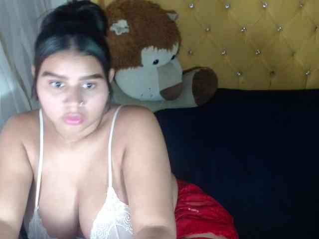 LauraBree webcam