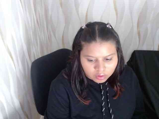 LauraBree webcam