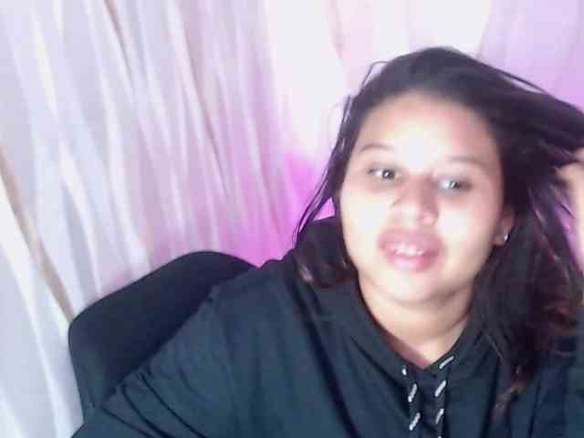LauraBree webcam