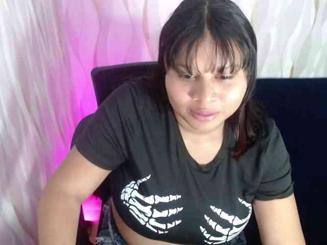 LauraBree webcam