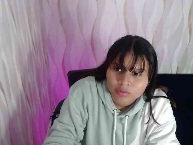 LauraBree webcam